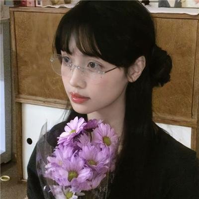 青青河畔草